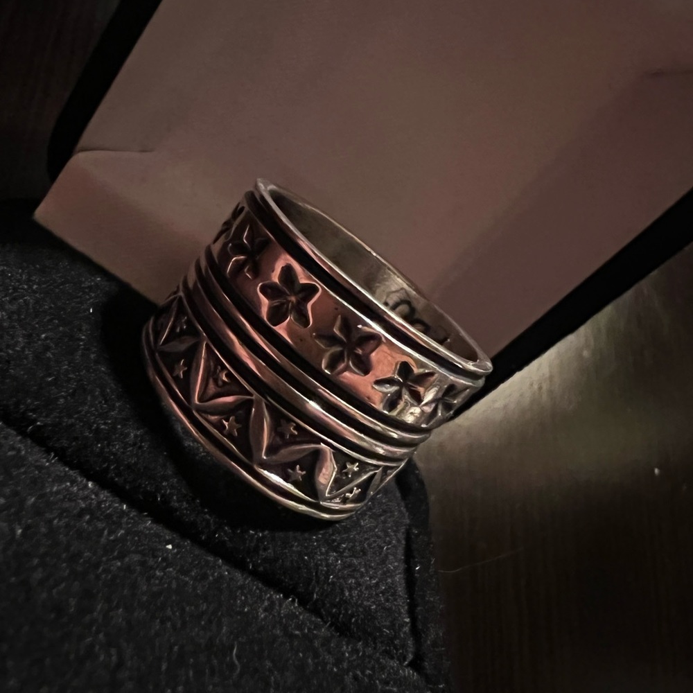 Sunshine Reeves band ring size 12. Solid silver. Navajo hand made.